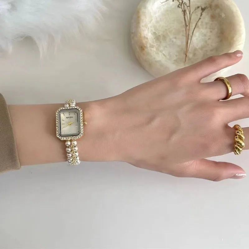 Luxury Women Bracelet Watch Fashion Small Square Dial Ladies Vintage Shell Pearls Chain Quartz Wristwatch Female Clock Wholesale
